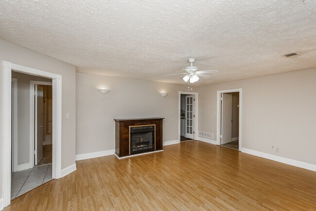 Foto del edificio - 2442 Chauncey Ln