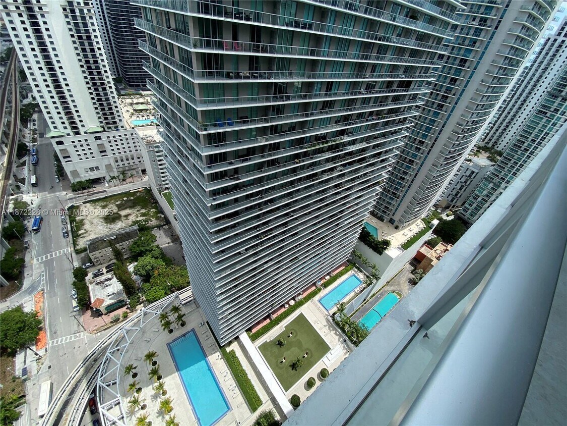 Foto principal - 79 SW 12th St