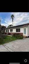 Building Photo - 920 Hillcrest Ct