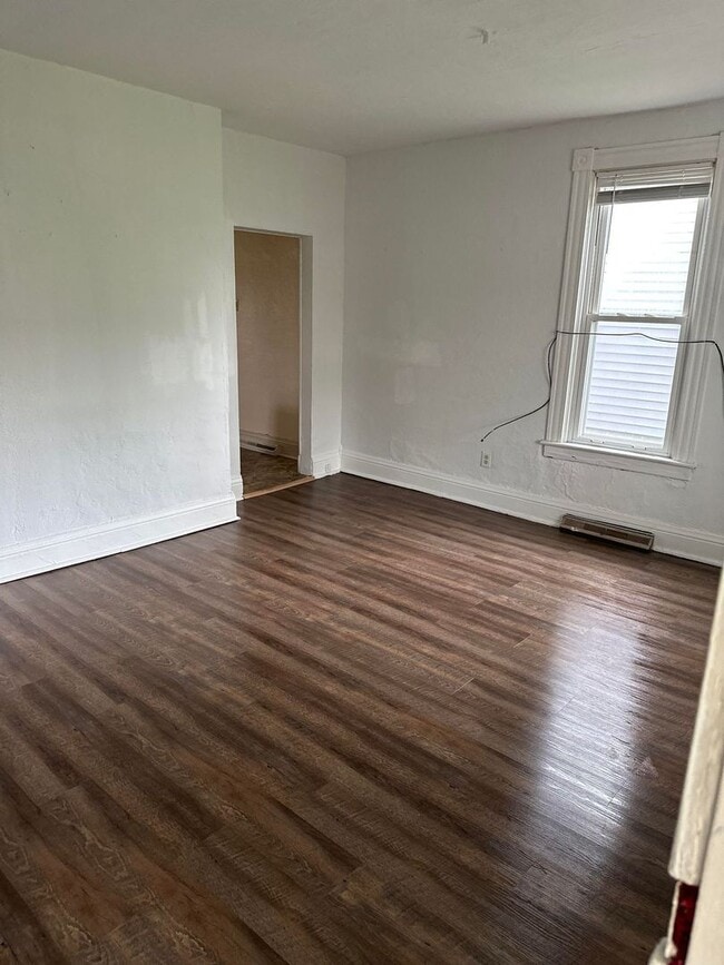 Building Photo - Updated 2 Bedroom 1 Bath in Trinity School District