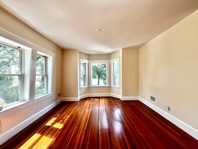 Building Photo - 1 Fort Ave Terrace