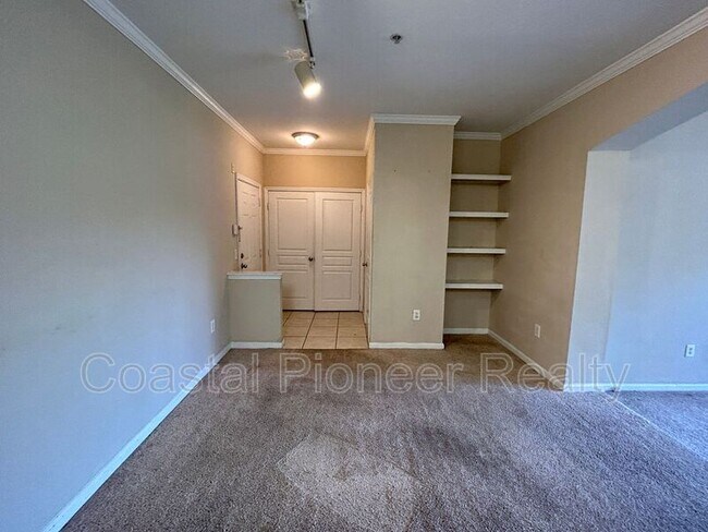 Foto del edificio - 9301 Crescent Loop Cir