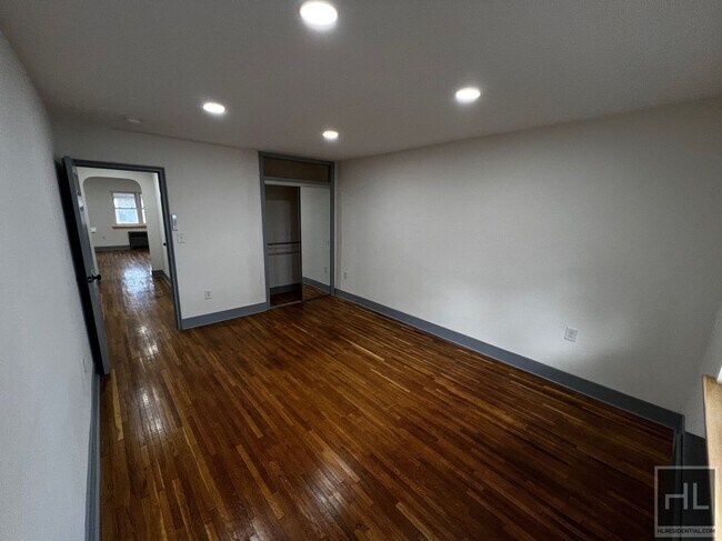 Foto del edificio - EAST 234 STREET