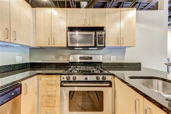 Foto del edificio - 5200 Peachtree Rd