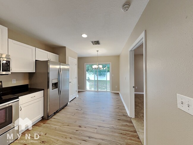 Building Photo - 3217 Spooner Dr