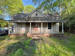 Building Photo - 225 Edgar St
