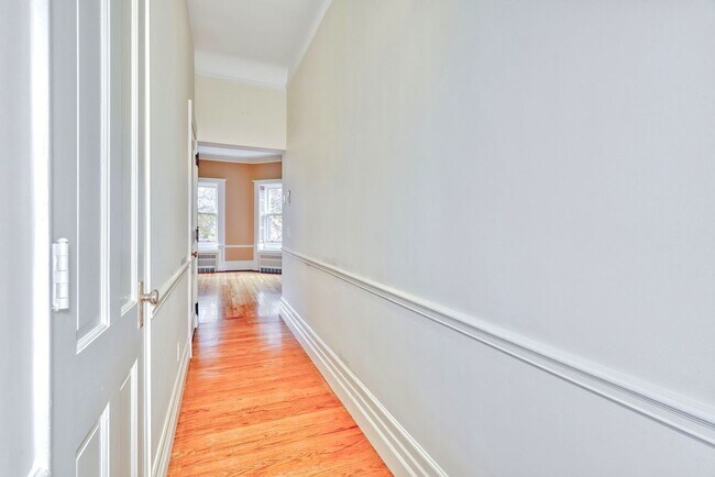 Foto del edificio - 987 East Ave