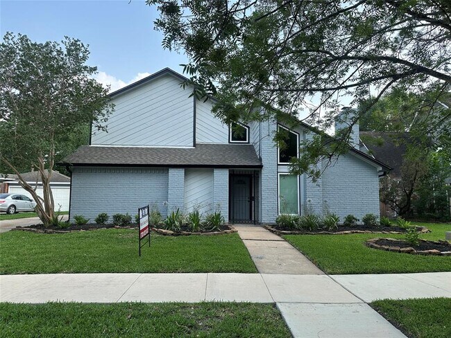 Building Photo - 2283 Woodland Springs St
