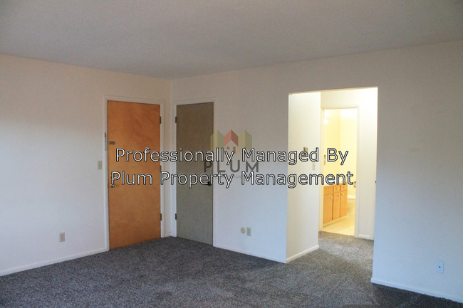 Building Photo - 800 Spartan Dr