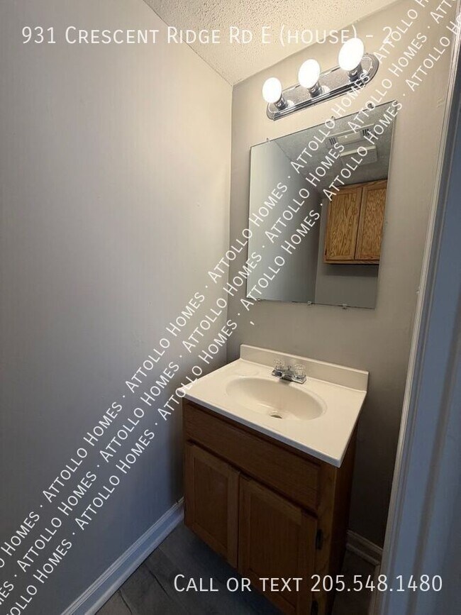 Foto del edificio - 931 Crescent Ridge Rd NE