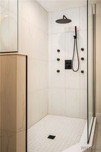 Building Photo - 523 Main St