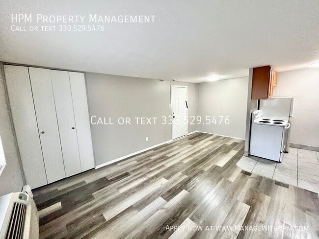 Foto del edificio - 20604 Lorain Rd