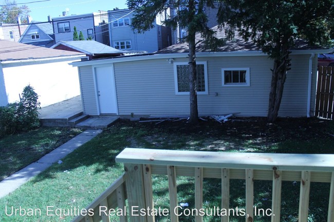 Building Photo - 2101 N Leclaire Ave