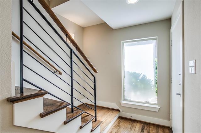 Building Photo - 2325 Stutz Dr