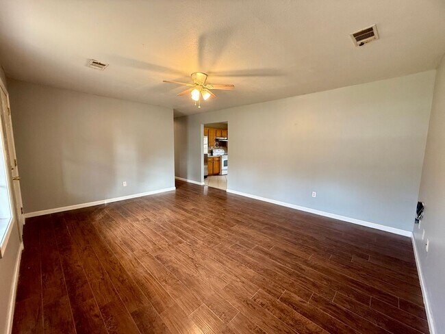 Foto del edificio - 3 Bedroom/1 Bathroom Home in Paragould AR - $1175/month - Section 8 Welcome!