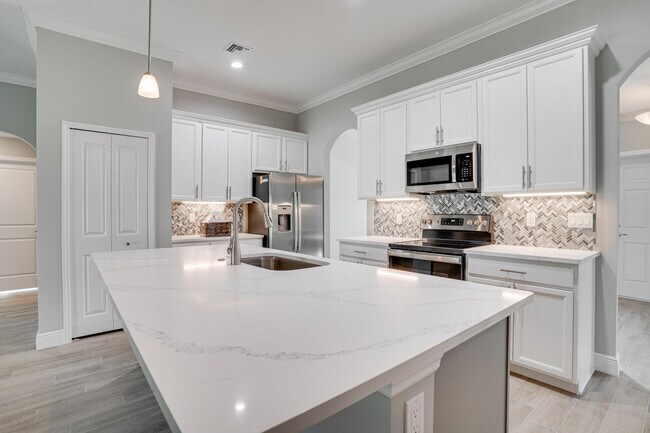 Foto del edificio - 5809 NW Beckham Ct