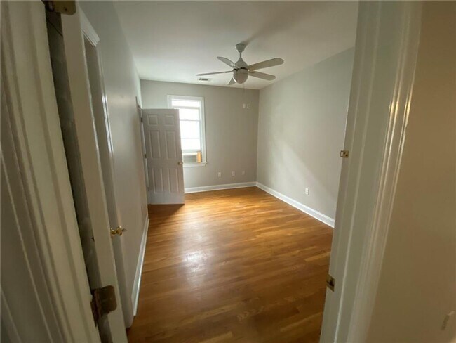 Foto del edificio - 528 Rankin St NE