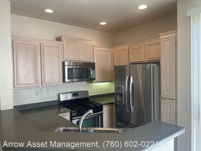 Building Photo - 3 br, 2.5 bath House - 10935 Caminito Arcada