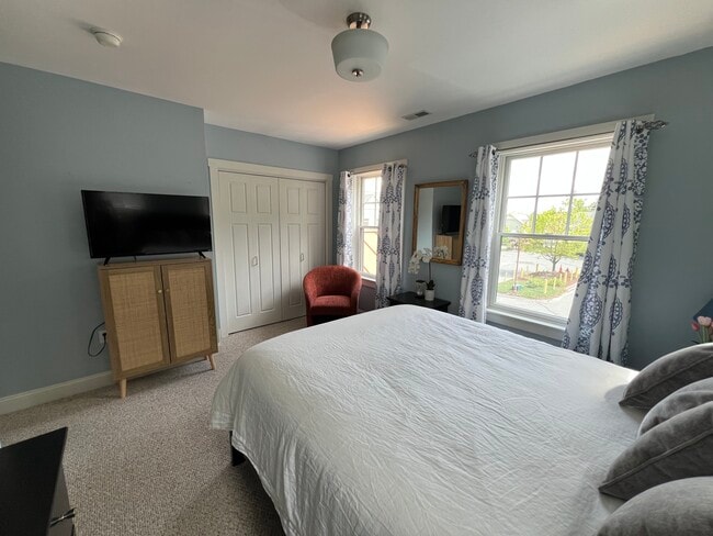 Building Photo - 337 Mount Support Rd