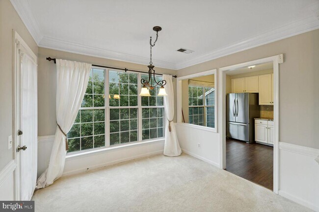 Building Photo - 7056 Falls Reach Dr