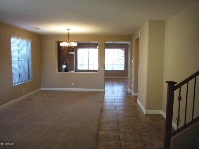 Building Photo - Chandler 5 Bed, 3 Bath + Bonus Room Office/Den
