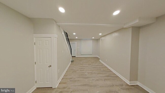 Foto del edificio - 1939 N Myrtlewood St