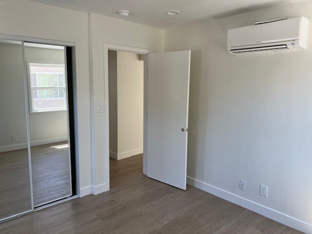 Bedroom - 1331 W Adams Blvd