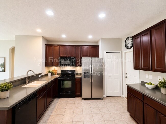 Foto del edificio - 14793 Falling Waters Dr