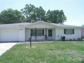 Building Photo - 9529 E Village Green Cir