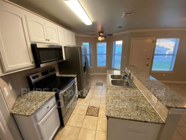 Building Photo - 525 Mast Ct