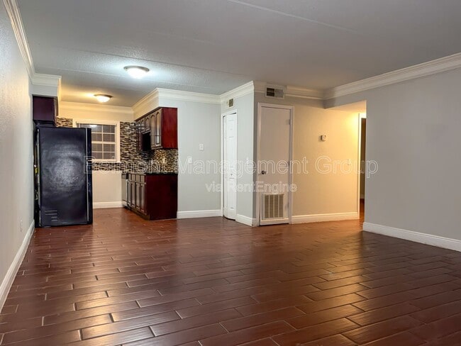 Building Photo - 1400 Eudora Rd