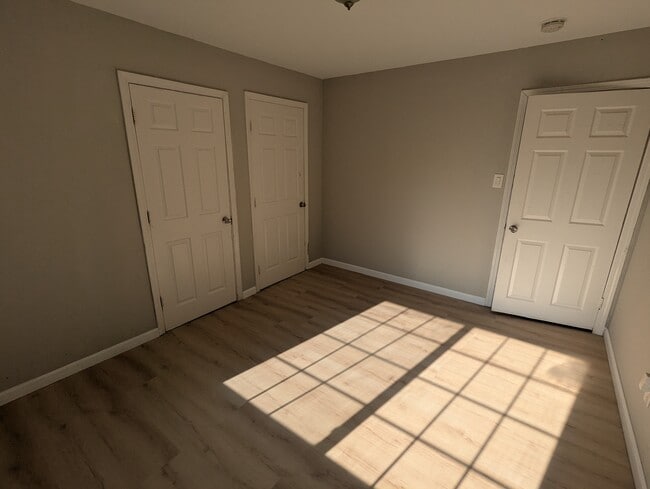 Building Photo - 706 Appian Way
