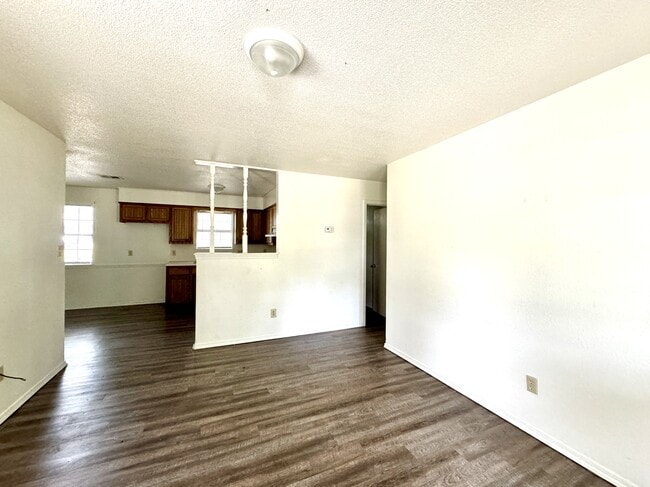 Building Photo - 301 Carson Rd