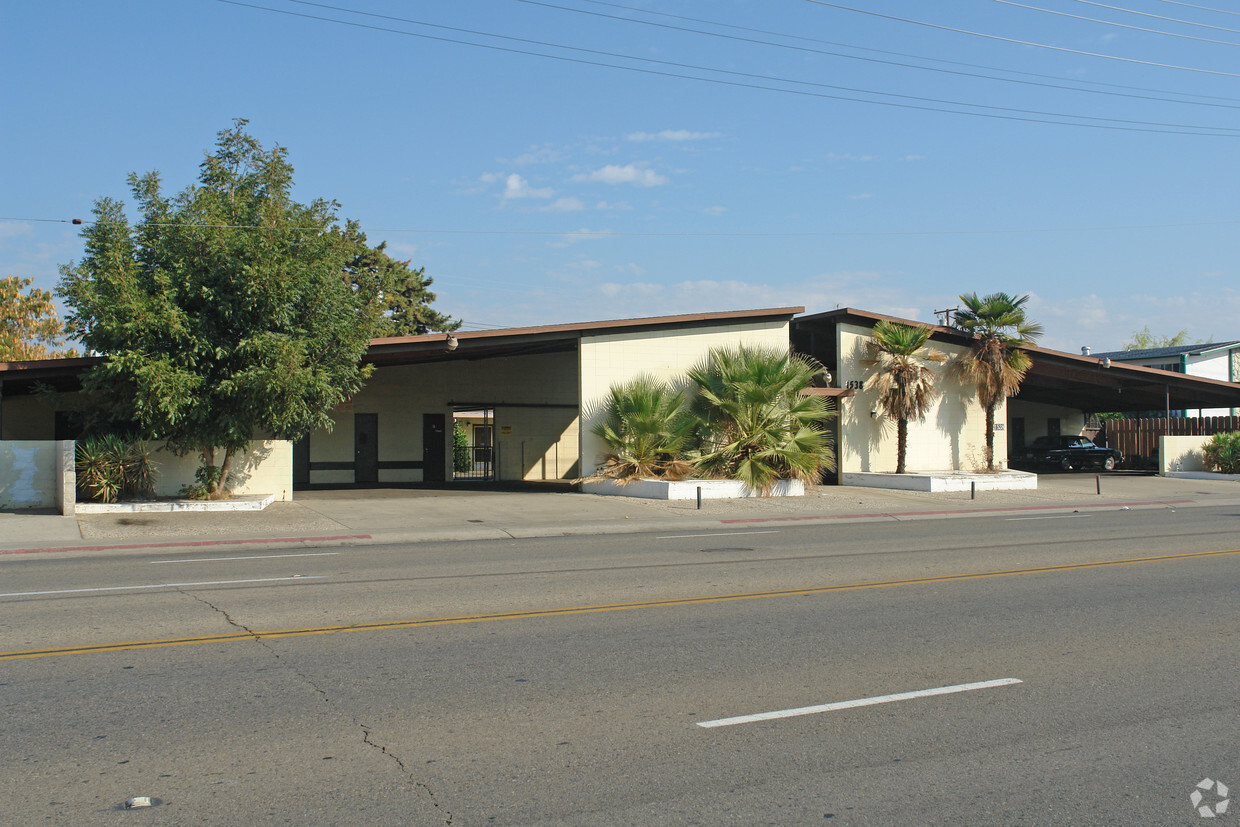 Building Photo - 1538-1548 W Walnut Ave