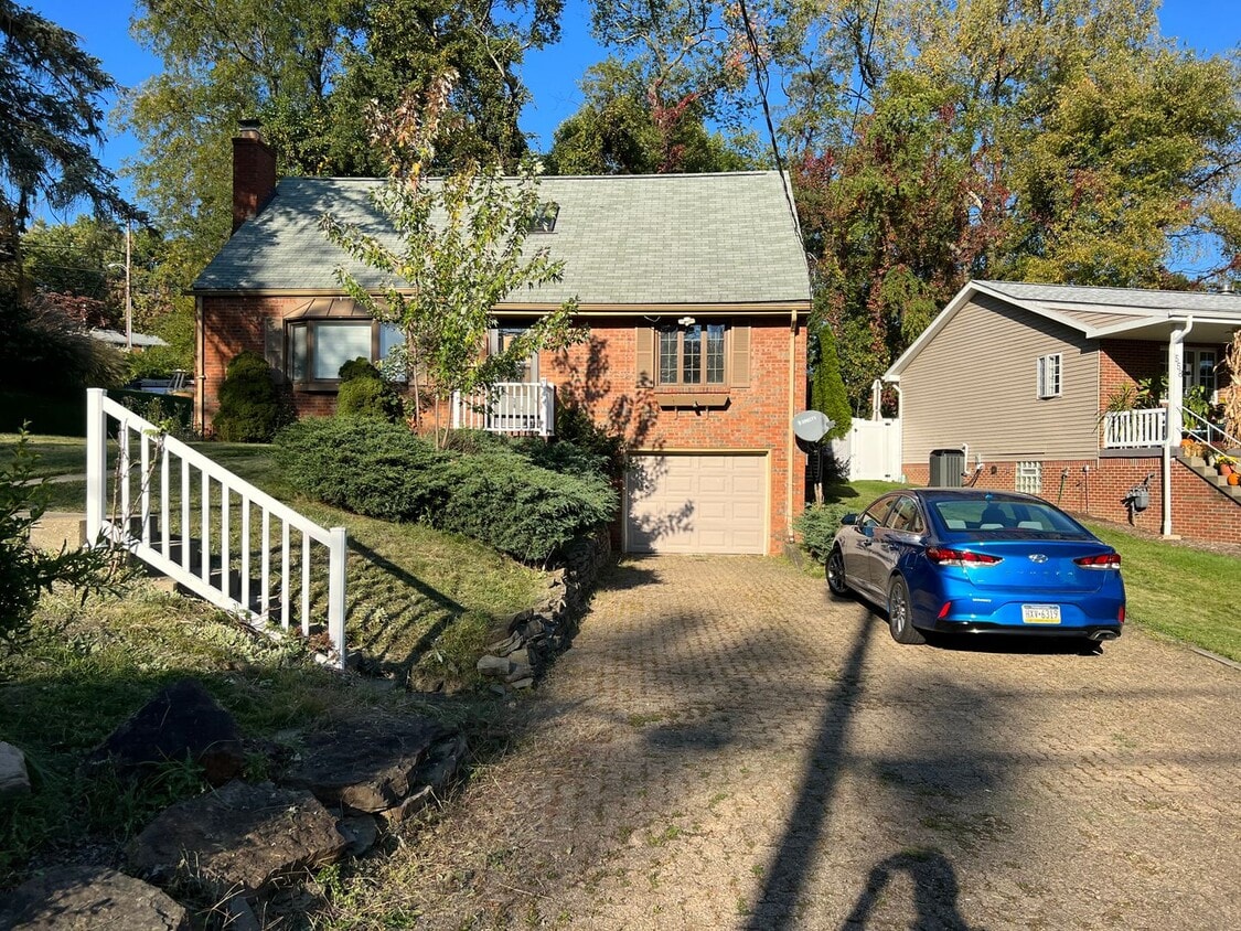 Photo - Welcome to 562 Foltz Drive: Your New 3-Bedroom Home Awaits!