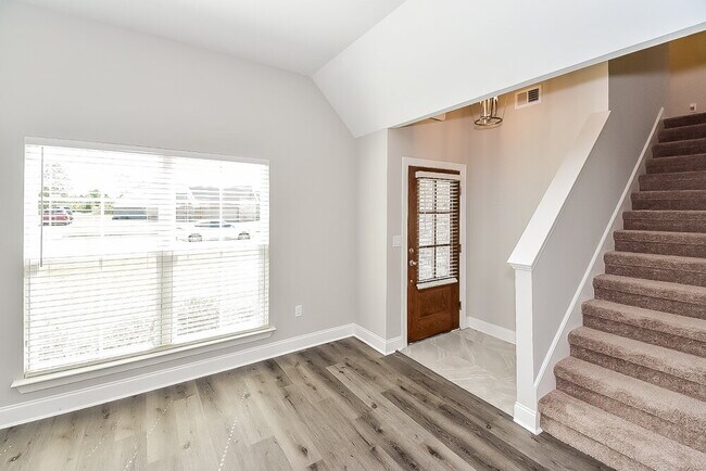 Building Photo - 4645 Spike Ln