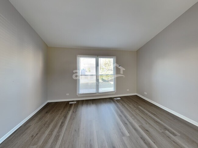 Foto del edificio - 248 Picardy Ln