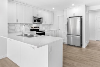 Building Photo - 1449 Cherniak Way SW