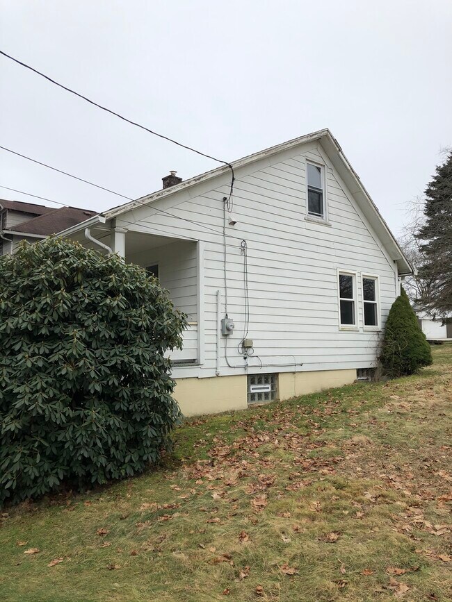 852 East Ave, Johnstown, PA 15905 House for Rent in Johnstown, PA