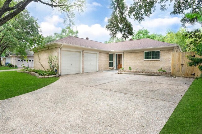 Building Photo - 13711 Piping Rock Ln