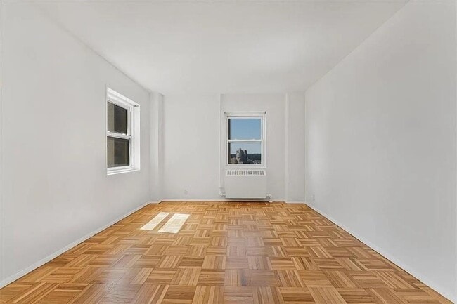 Foto del edificio - 9 Fordham Hill Oval