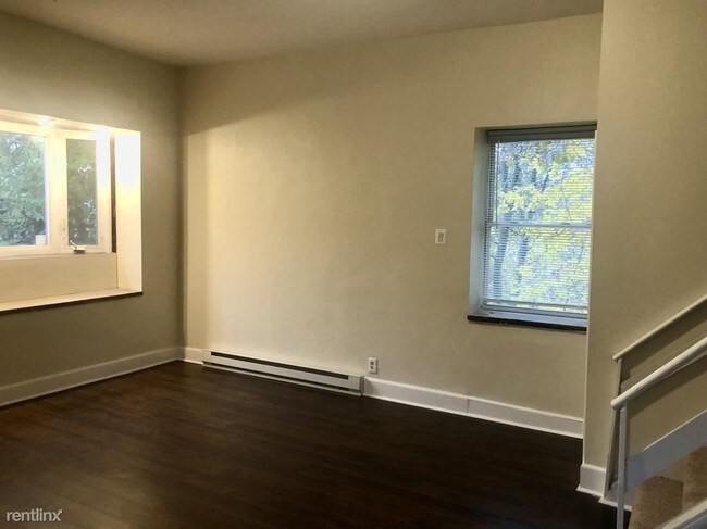 Foto del edificio - 6855 N Franklin St