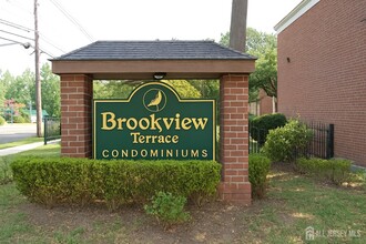 Building Photo - 289 Main St