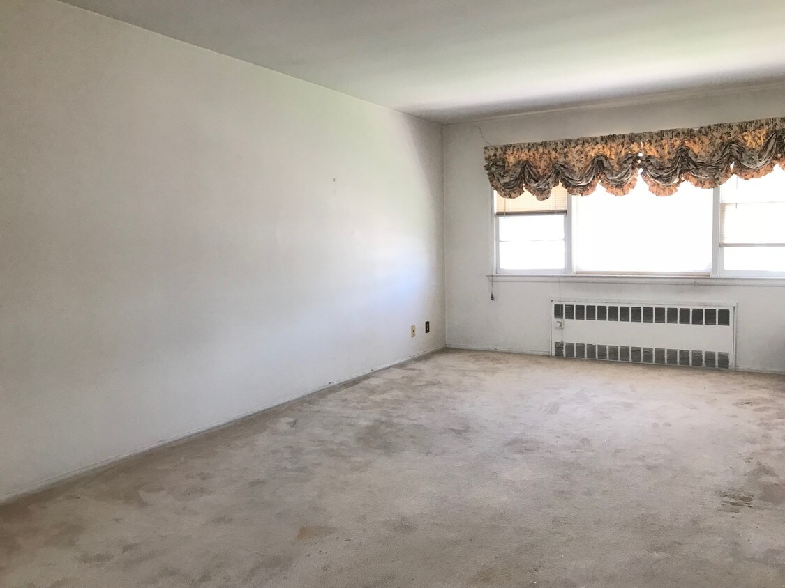 17 Hope St Unit 8, Stamford, CT 06906 Condo for Rent in Stamford, CT