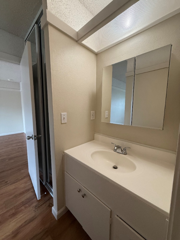 Foto del edificio - 1330 Byron Dr