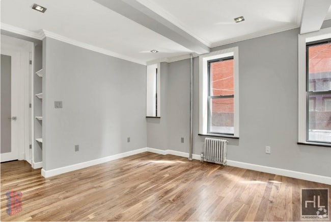 Building Photo - NO FEE Two Bed in East Harlem! Won't Stay ...