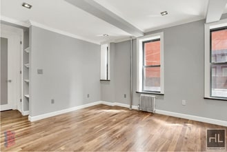 Building Photo - NO FEE Two Bed in East Harlem! Won't Stay ...