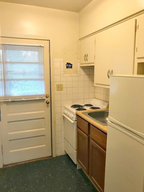 Building Photo - 124 N Willow Rd