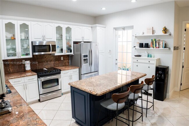 Foto del edificio - 963 SW 147th Terrace