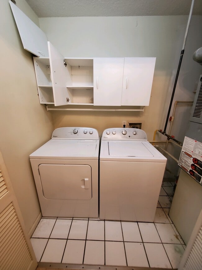 Building Photo - 38 Cambridge Dr